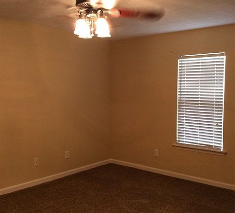 4th image of 713 Faircloth Ct