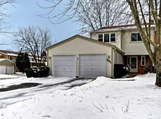 251 Porter Ln, Bolingbrook, IL 60440