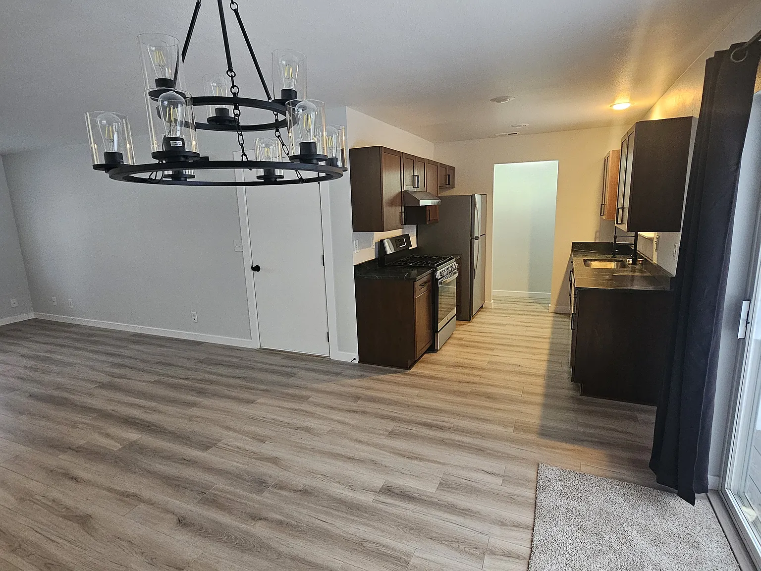 2 bed, $1,695 — Photo 3