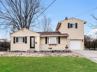 4046 Creek Rd, Cincinnati, OH 45241