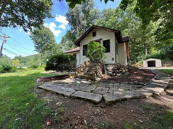 2nd image of 267 Davis Creek Rd