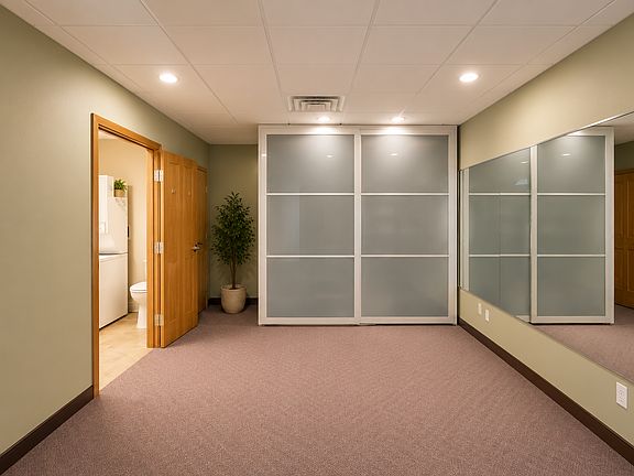 5th image of 35 N Saginaw St #3