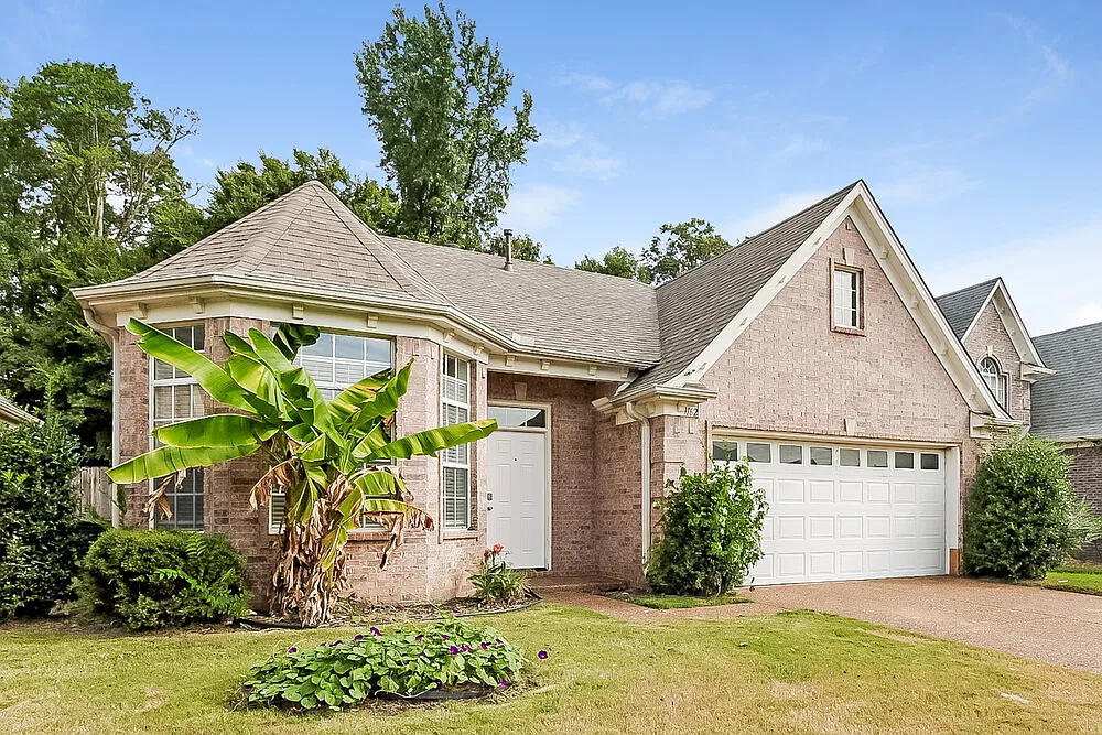 3 bed, 2.0 bath, 1501 sqft, $1,830 — Photo 4