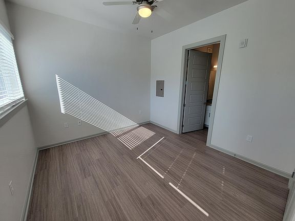 4th image of 2920 E 17th St #107