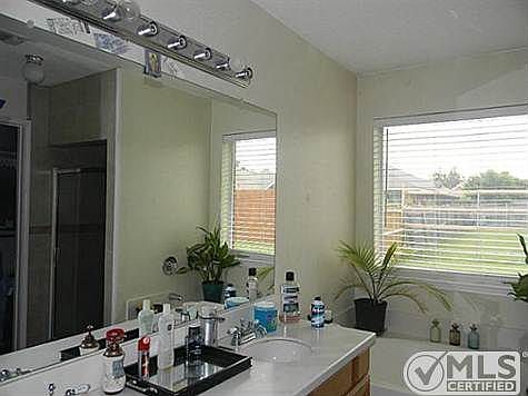4th image of 872 Havenbrook Dr