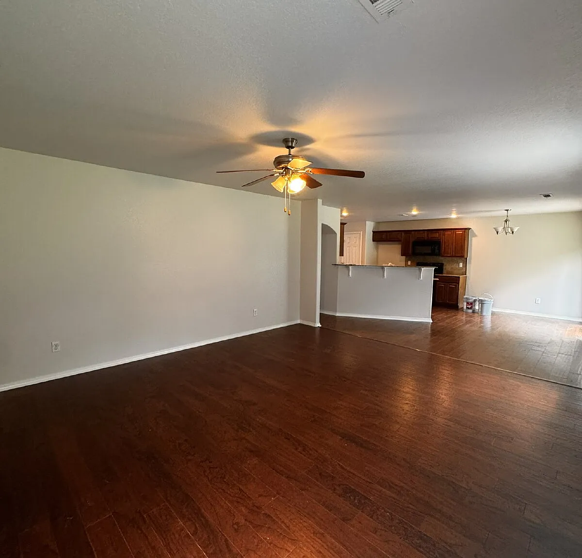 4 bed, 2.0 bath, 2204 sqft, $2,299 — Photo 2