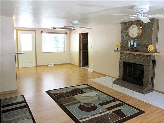 3rd image of 5720 N Eugenia Ln