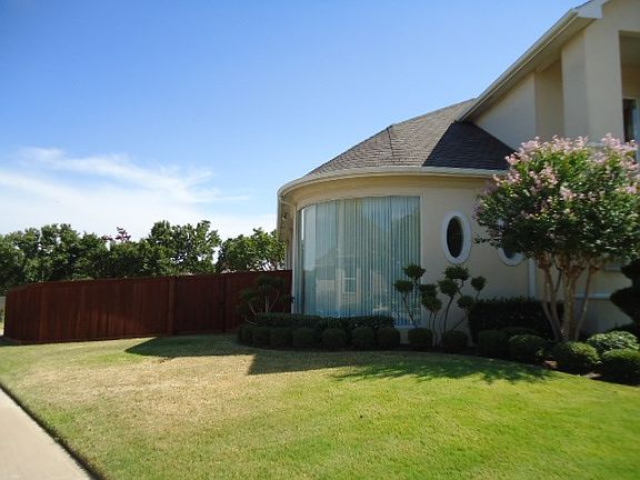 2nd image of 2209 Bedford Cir