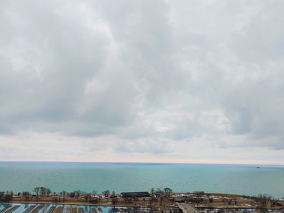3rd image of 2400 N Lakeview Ave APT 507