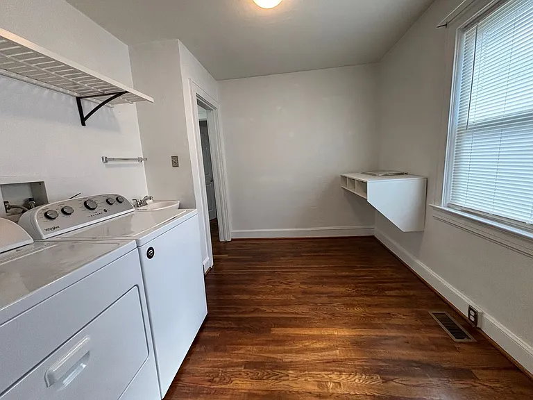 950 Morgan Ave SE — Photo 19