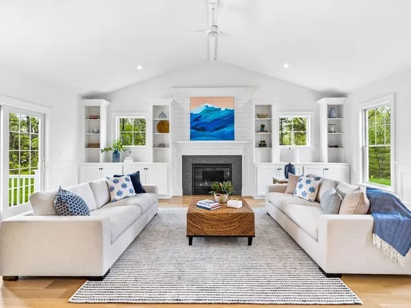 4-4A Jordan Way, Hingham, MA 02043