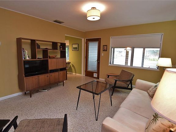 4th image of 2739 Belvoir Blvd