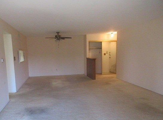 3rd image of 740 Saint Andrews Ln APT 30