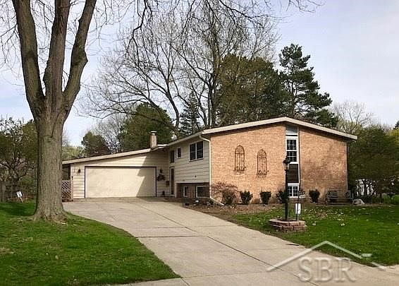 1st image of 4210 Woodlawn St