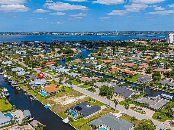 3rd image of 9841 Cypress Lake Dr