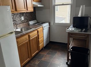 831 1/2 S Grand Ave W, Springfield, IL 62704