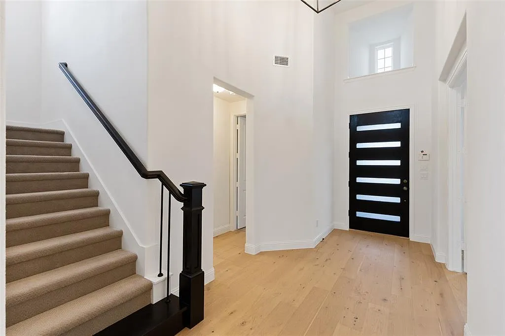 5 bed, 4.0 bath, 3253 sqft, $4,790 — Photo 4