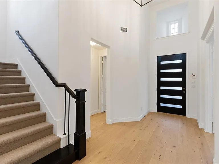 2380 Rainforest Dr — Photo 4