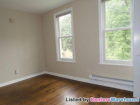 5th image of 1014 26th Ave NE #2