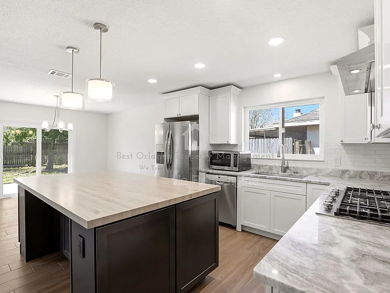 7326 Wethersfield Dr — Photo 5