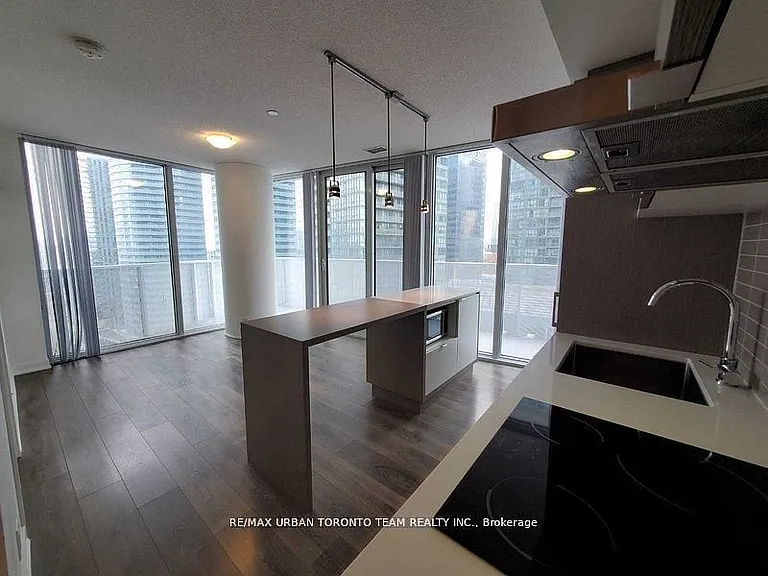100 Harbour St #2402 — Photo 7