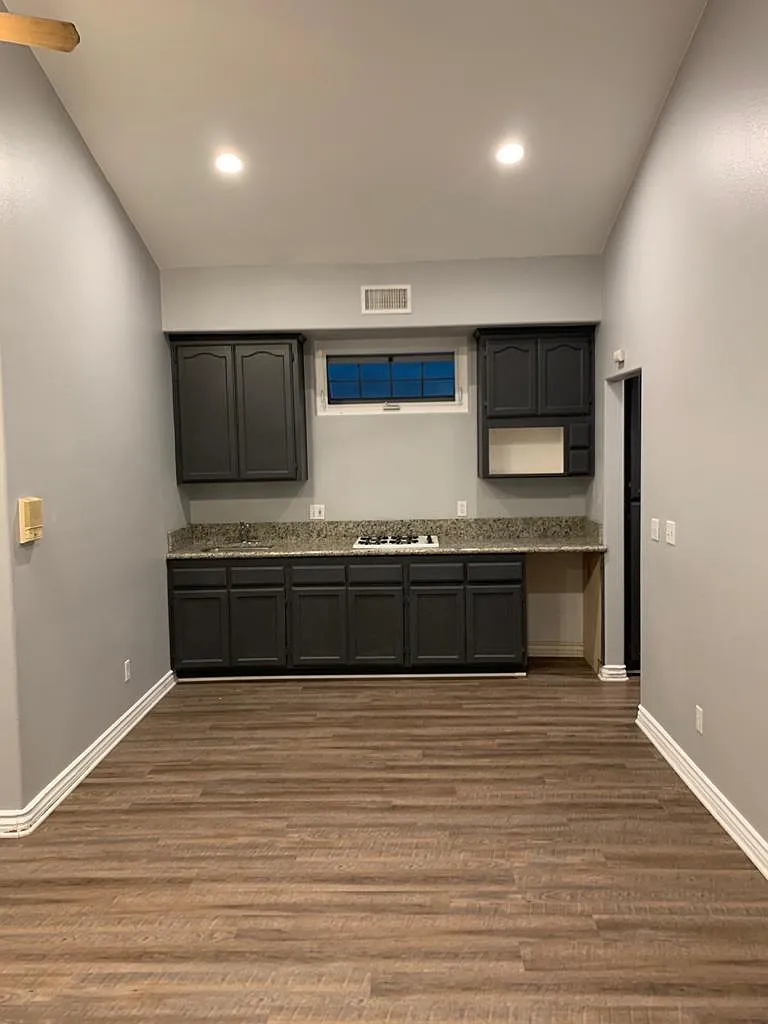 1550 W Lomita Blvd — Photo 2