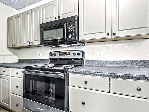 5th image of 4902 Alma Ave