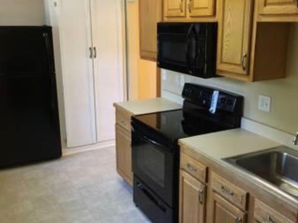 2nd image of 5 McHarrie St APT 3