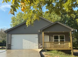 215 W Market St, Market, MO 64093