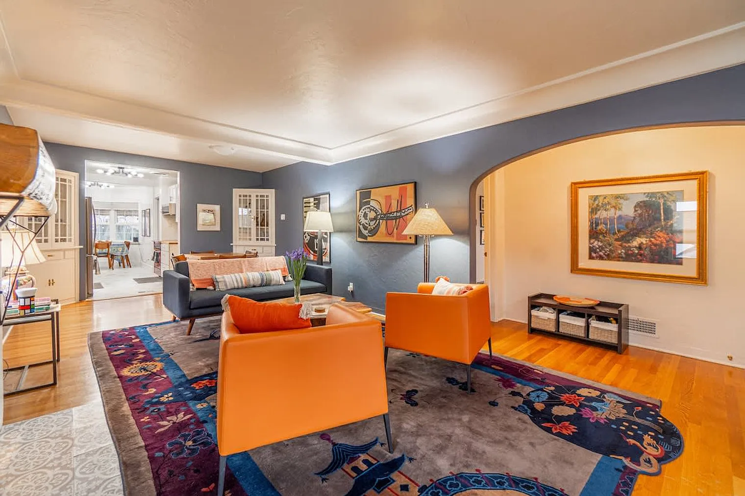 2 bed, 1.0 bath, 1237 sqft, $7,778 — Photo 2