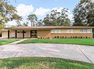 5570 N Circuit Dr, Beaumont, TX 77706