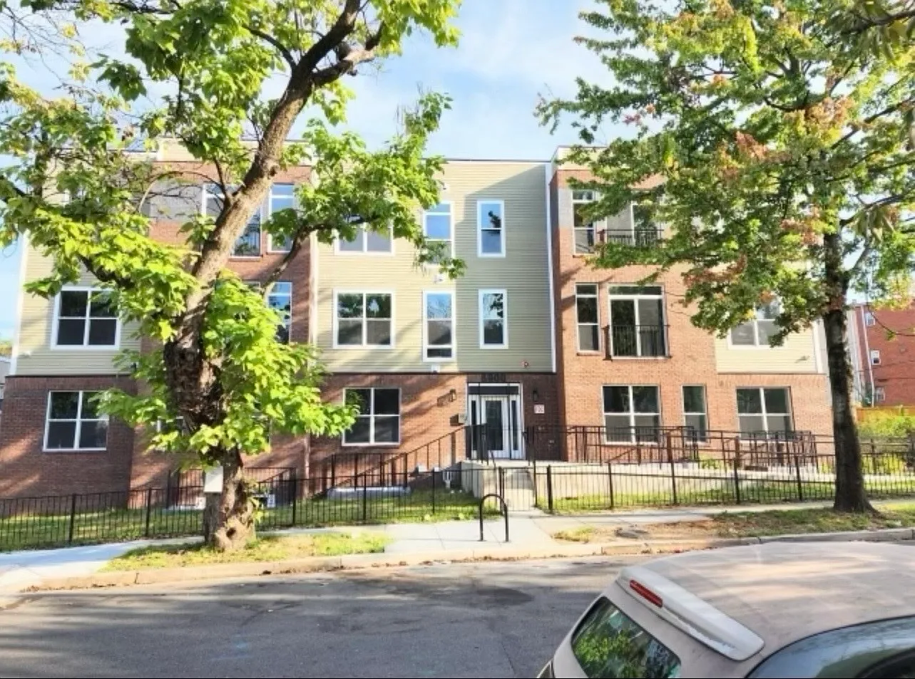 5900 Foote St NE — Photo 4