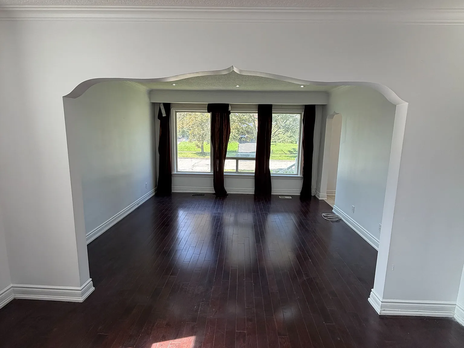 3 bed, $2,550 — Photo 2