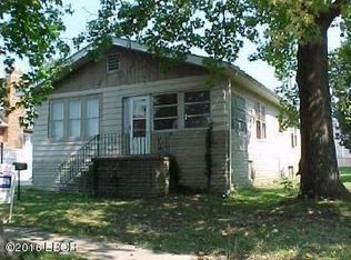 616 N 16th St, Herrin, IL 62948