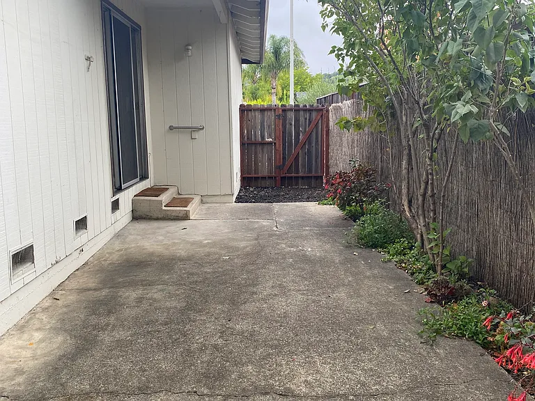 544 Joaquin Dr — Photo 15