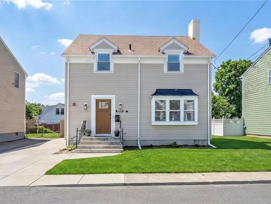 212 Leah St, Providence, RI 02908