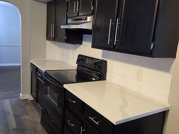 2nd image of 4826 Taunton Way