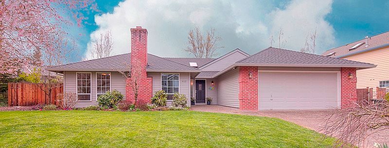 1st image of 612 NE Goldie Dr