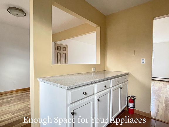 4th image of 13C Lakeview Ave