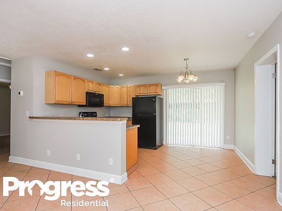 4th image of 908 N Palm Dr SW