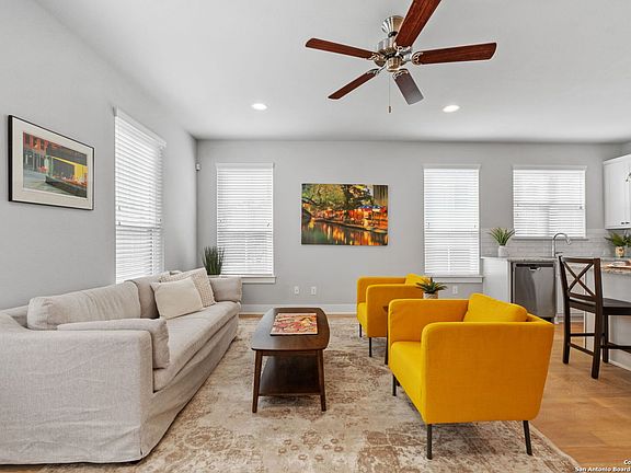 5th image of 339 Claremont #101