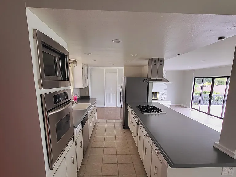 17229 NE 6th Pl — Photo 6