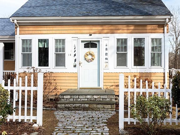 3rd image of 14 Briarwood Dr