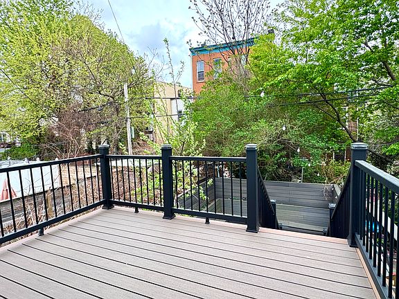 4th image of 298A Marion St #2