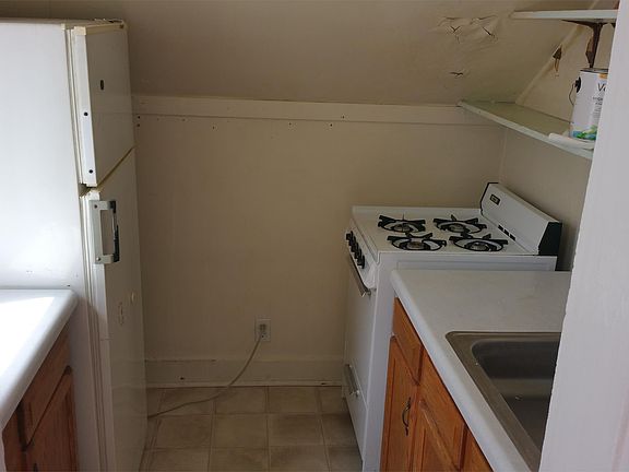 3rd image of 510 E Graham St