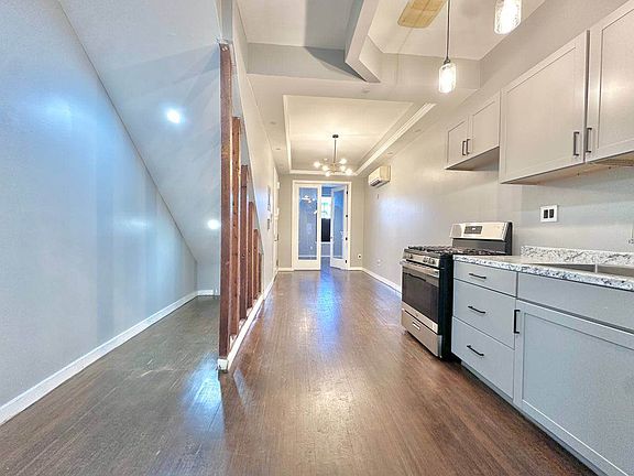 2nd image of 1516 Gates Ave APT 1L