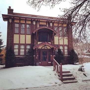 1st image of 586 Ashland Ave APT 1