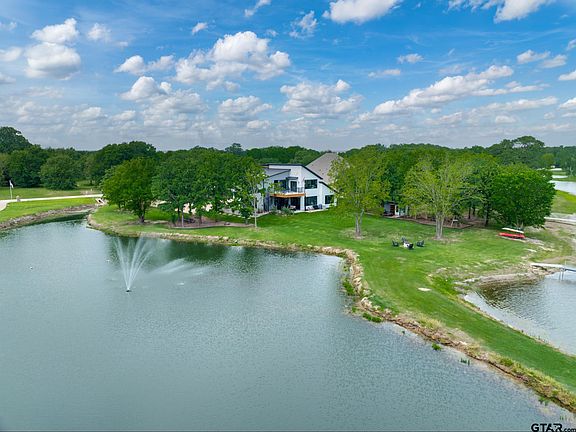 3rd image of 708 Clear Water Ct