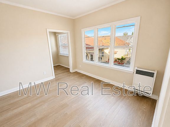 3rd image of 936 E 24th St APT 207