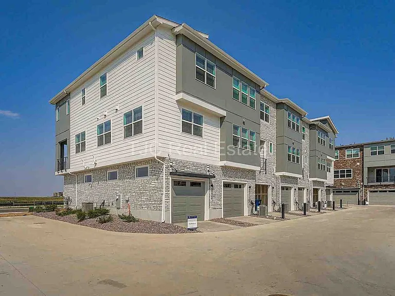 20568 E 63rd Ave — Photo 11